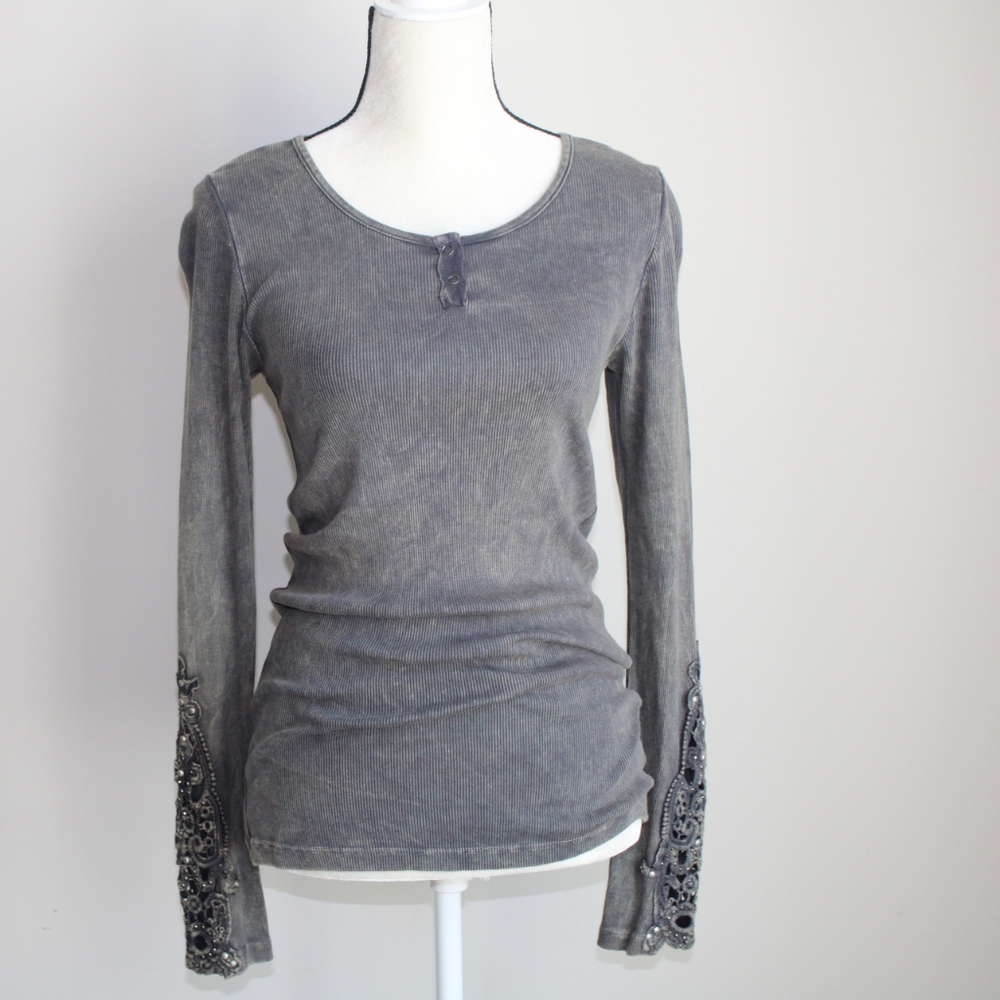 American Age, gray distressed, detail on sleeve, size M